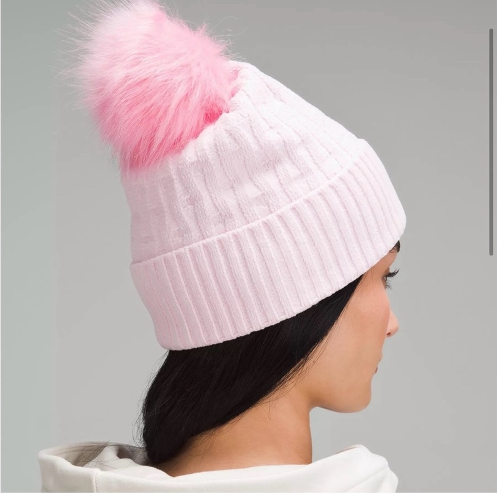 Lululemon cable knit Pom beanie one size rare